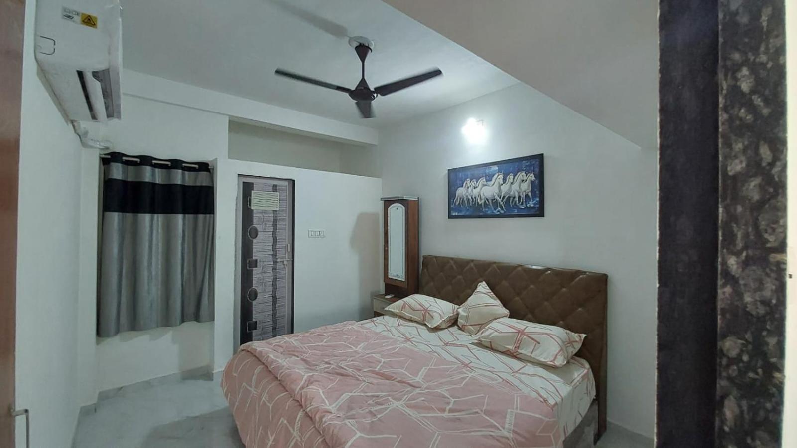Apartment Unity Madhav *