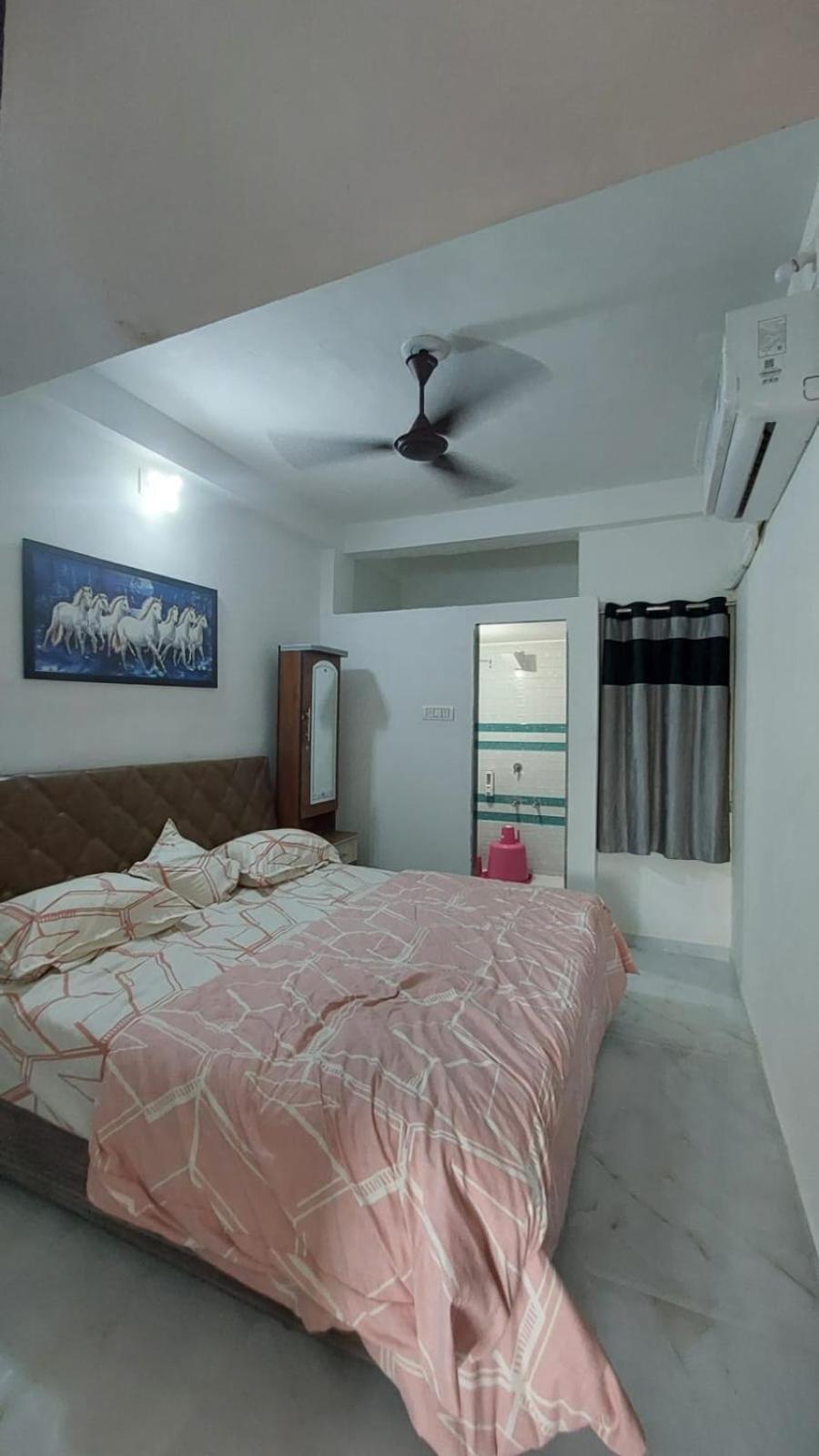 Apartment Unity Madhav *
